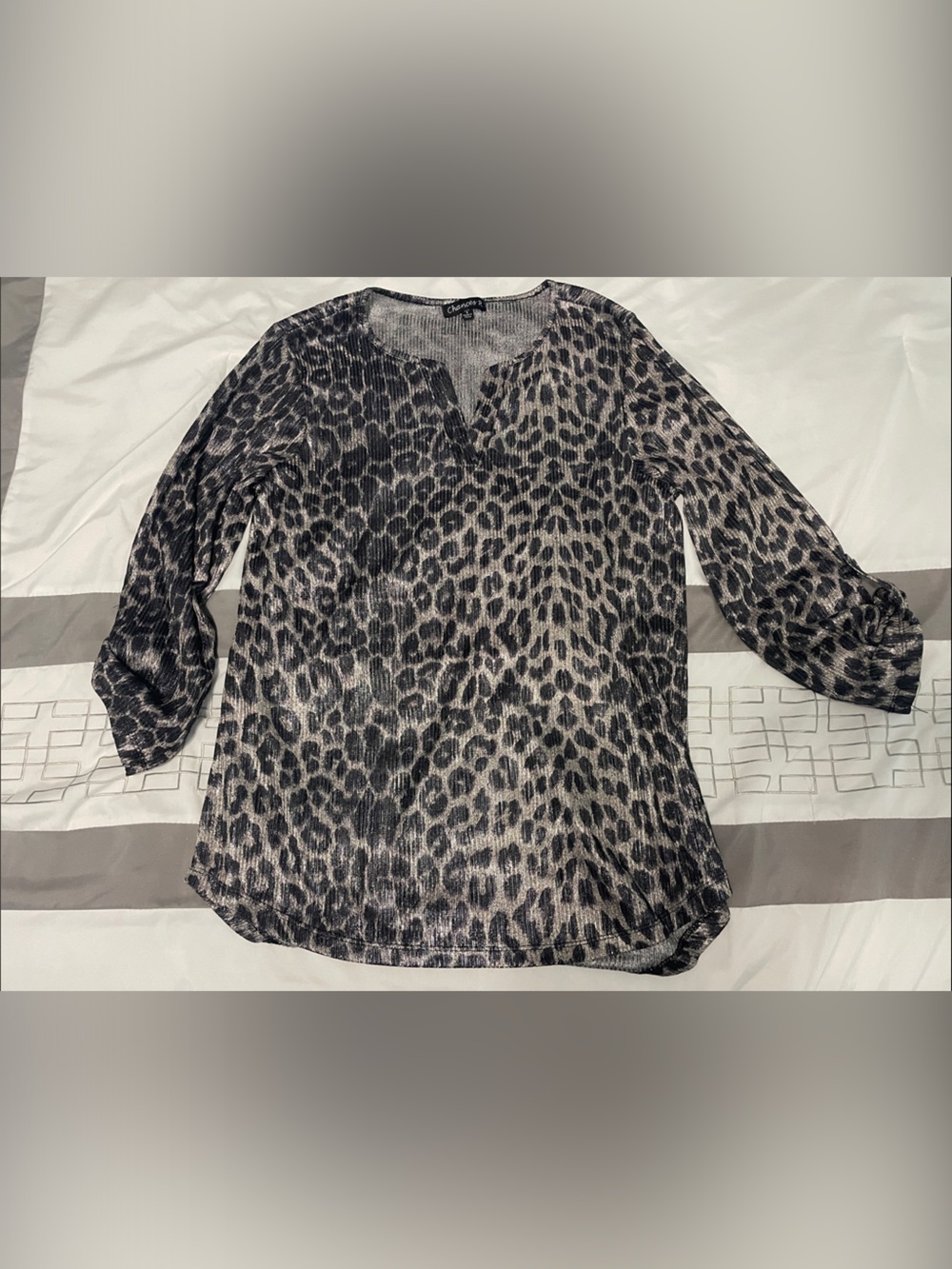 Leopard Print Long-Sleeve V-Notch Top - Black/Gray